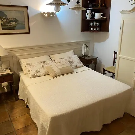 Lucy Apartment Bed & Breakfast Caserta