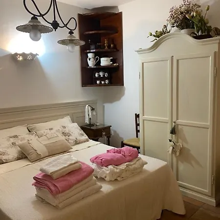 Lucy Apartment Bed & Breakfast